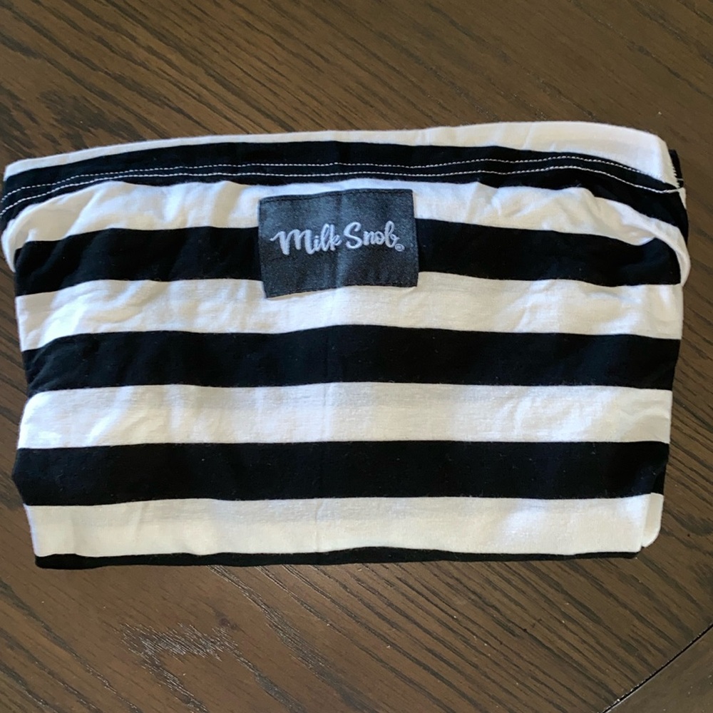 Milk snob car seat/breastfeeding cover